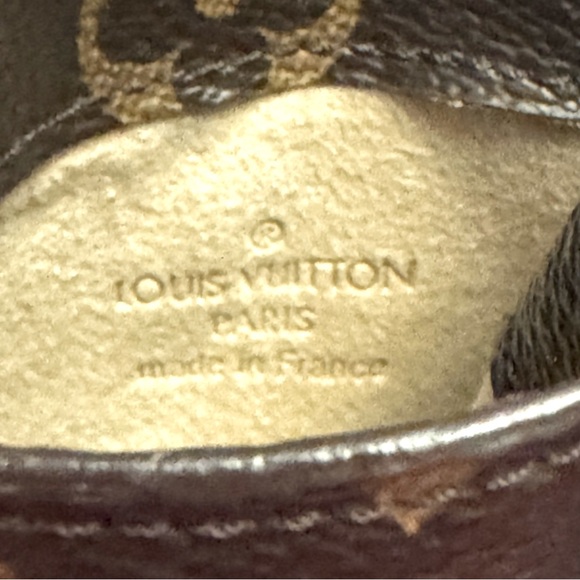 Authentic Louis Vuitton Etui Lunette Eyeglass Case with Snap - Picture 5 of 8